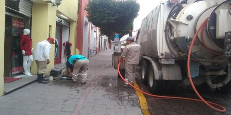 Reparación de fuga de agua.